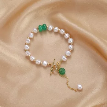 Irregular Pearl Charm Bracelet: Easy, Everyday Elegance